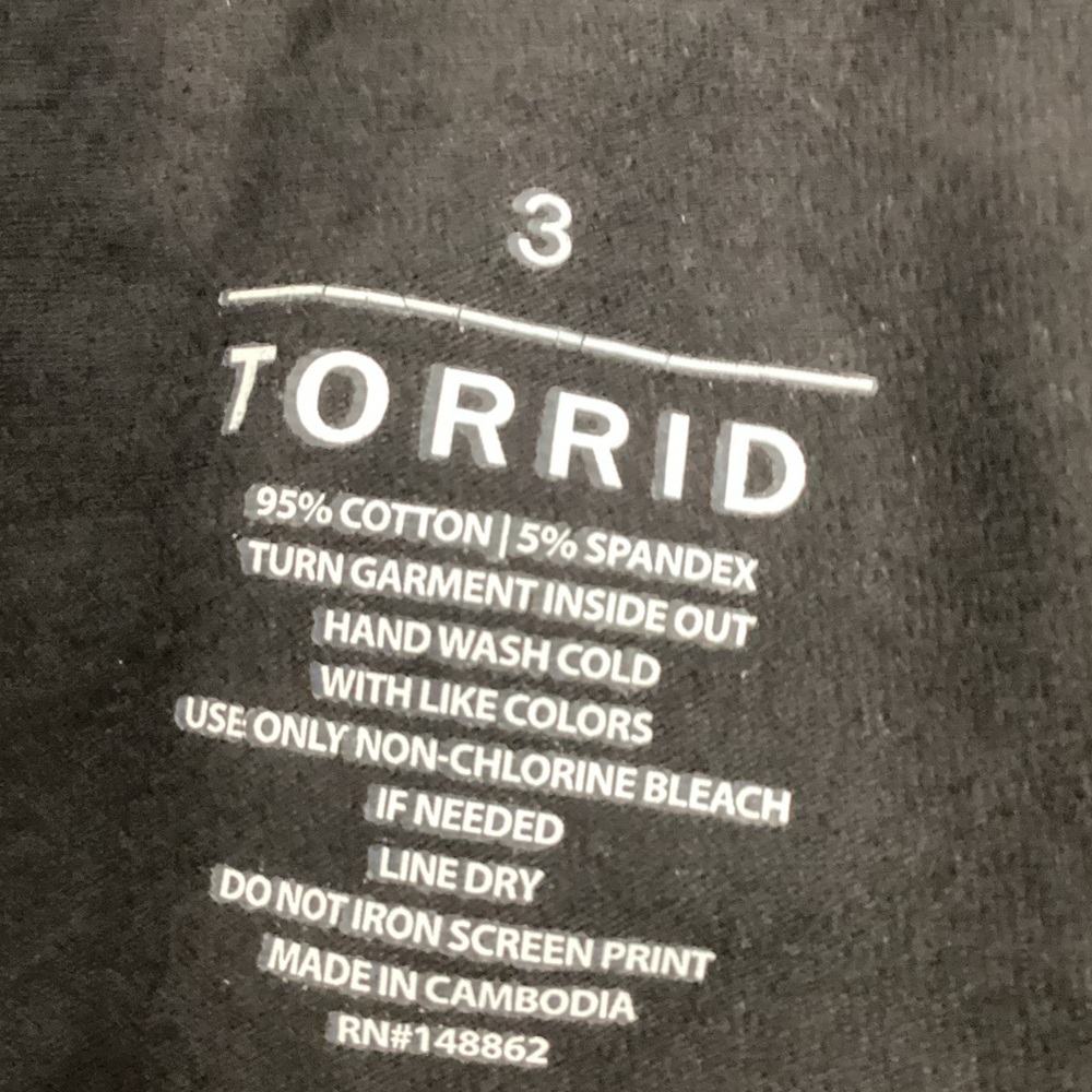 NWT Torrid black and metallic patterned Leggings size 3 plus - Picture 10 of 11